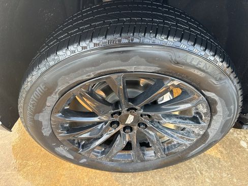 Used 2023 Cadillac Escalade Sport Platinum w/ LPO, ONYX Package image 5