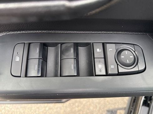 Used 2024 Toyota Tacoma SR image 19