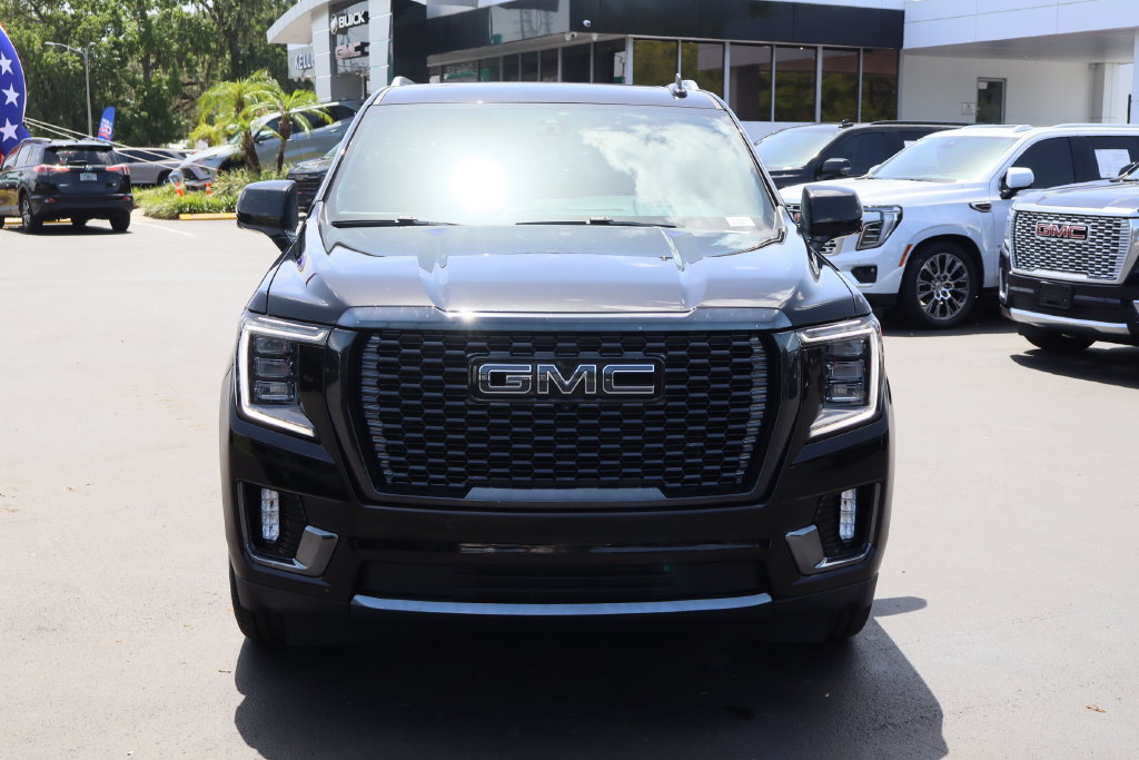 Certified 2023 GMC Yukon Denali Ultimate AWD/4WD image 4