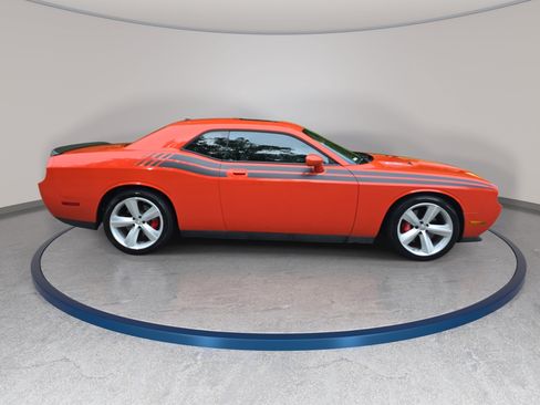 Used 2009 Dodge Challenger SRT8 w/ SRT Option Group II RWD image 4