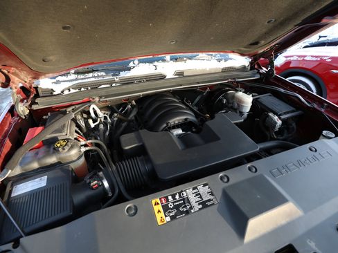 Used 2019 Chevrolet Tahoe LT image 32