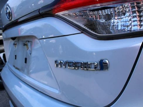 Used 2022 Toyota Corolla LE image 4