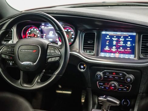 Used 2019 Dodge Charger GT image 11