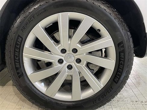 Used 2024 Land Rover Range Rover SE image 12