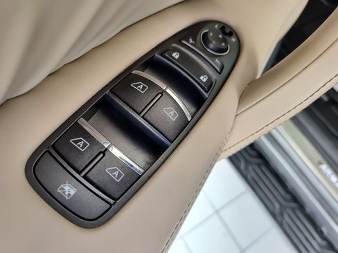 Used 2022 Nissan Armada Platinum RWD image 22