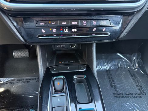 Used 2023 Chevrolet Bolt LT w/ Infotainment Package FWD image 13