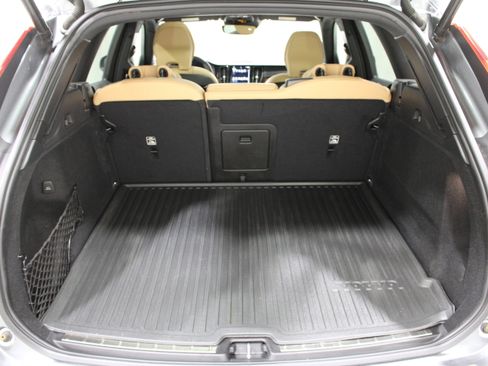 Used 2021 Volvo XC60 T5 Inscription w/ Protection Package Premier image 25