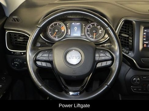 Used 2019 Jeep Cherokee Latitude Plus AWD/4WD image 16