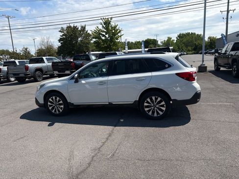 Used 2019 Subaru Outback 3.6R Touring AWD/4WD image 40