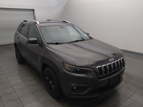Used 2019 Jeep Cherokee Latitude Plus FWD image 13