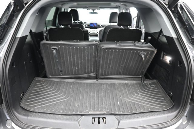 Used 2022 Ford Explorer XLT w/ Equipment Group 202A AWD/4WD image 7