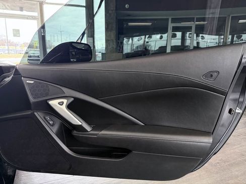 Used 2019 Chevrolet Corvette Stingray Coupe w/ Carbon Flash Badge Package image 31