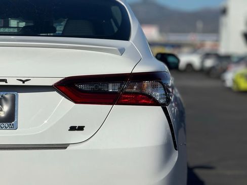 Used 2024 Toyota Camry SE image 10