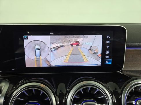 Certified 2021 Mercedes-Benz GLB 250 4MATIC image 22