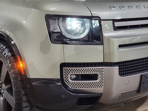 Used 2021 Land Rover Defender 110 X-Dynamic SE AWD/4WD image 13