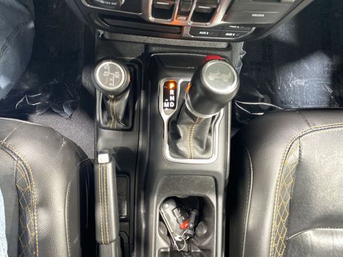 Used 2023 Jeep Wrangler Unlimited Sahara AWD/4WD image 20