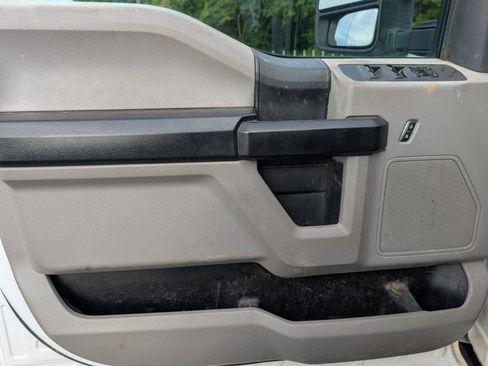 Used 2018 Ford F250 XL w/ Power Equipment Group AWD/4WD image 14