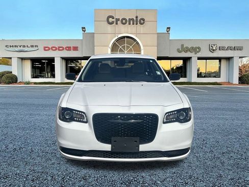 Used 2023 Chrysler 300 Touring w/ Sport Appearance Package image 8
