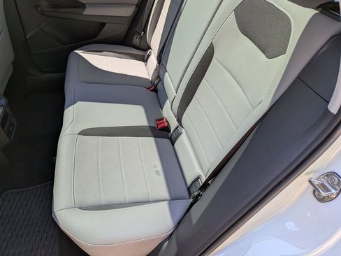 Used 2023 Volkswagen Taos SE w/ Panoramic Sunroof Package AWD/4WD image 24