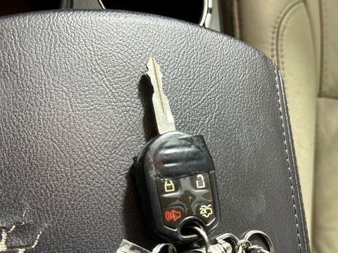 Used 2014 Ford Explorer XLT w/ Equipment Group 202A image 38