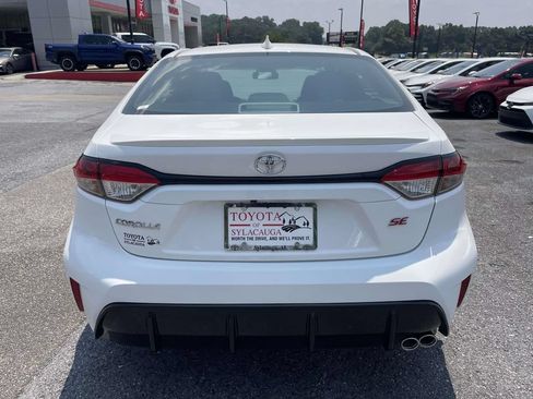 Used 2026 Toyota Corolla SE FWD image 3