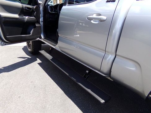 Used 2021 Toyota Tacoma SR5 AWD/4WD image 13