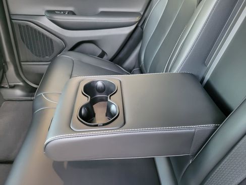 Used 2023 Jeep Grand Cherokee Limited w/ Luxury Tech Group II image 31