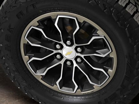 Used 2018 Chevrolet Colorado ZR2 image 6