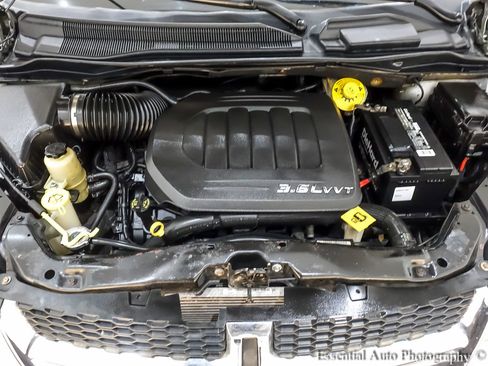 Used 2018 Dodge Grand Caravan GT image 33