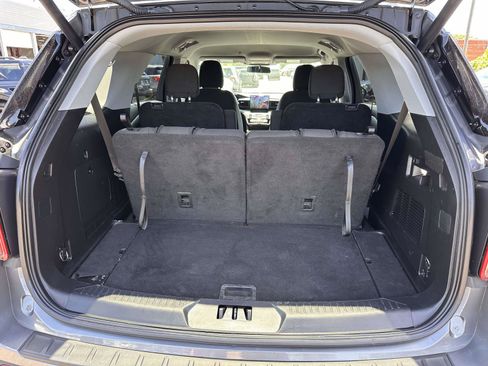 Used 2021 Ford Explorer XLT AWD/4WD image 8