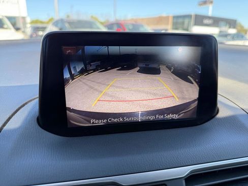 Used 2018 MAZDA MAZDA3 Touring image 24