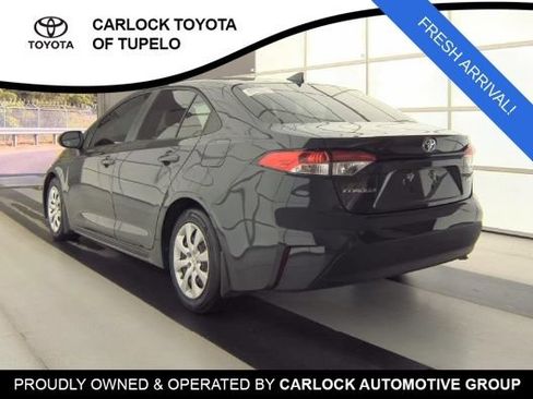 Used 2025 Toyota Corolla LE FWD image 5