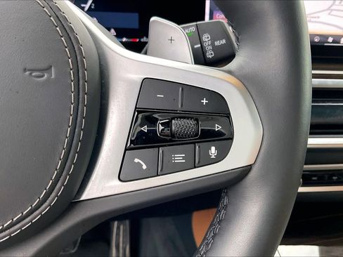 Used 2025 BMW X5 xDrive40i w/ M Sport Package image 22