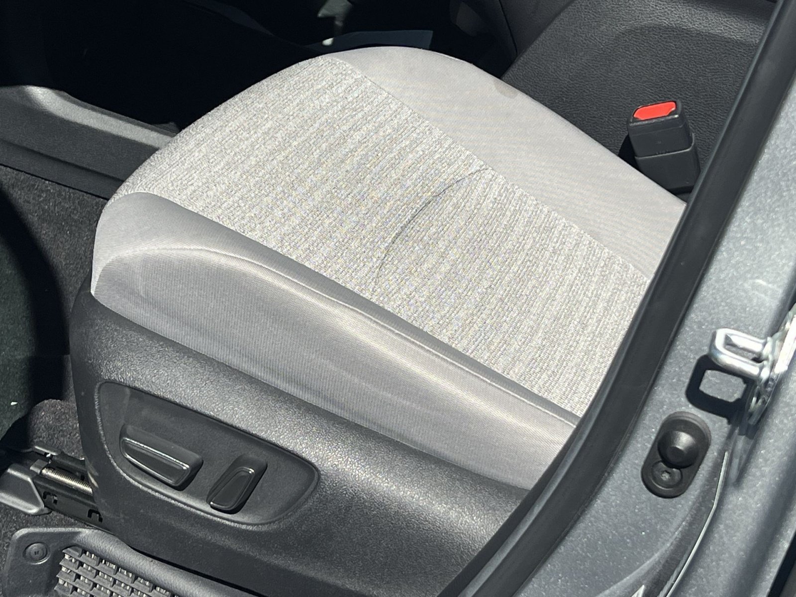 Used 2025 Toyota Sienna LE FWD image 11