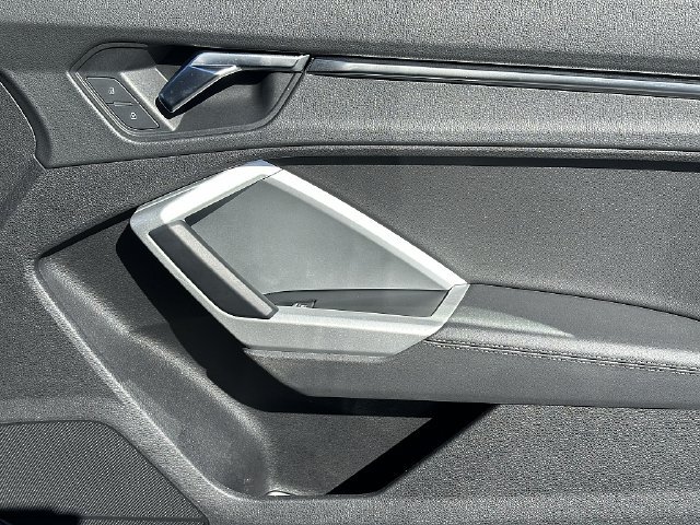 Used 2022 Audi Q3 2.0T Premium AWD/4WD image 11