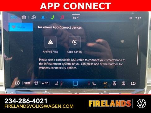 New 2025 Volkswagen Tiguan SE image 4