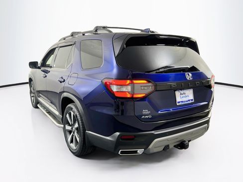 Used 2025 Honda Pilot Touring image 7