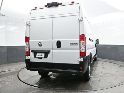 Used 2025 RAM ProMaster 2500 w/ Convenience Group image 6