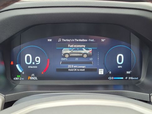 Used 2025 Ford Explorer Active image 27