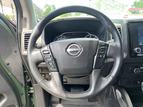 Used 2022 Nissan Frontier SV w/ Technology Package RWD image 24