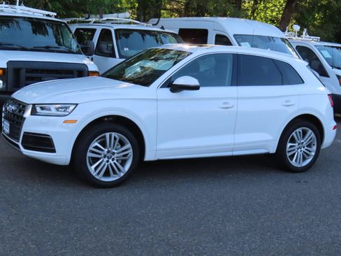 Used 2020 Audi Q5 2.0T Premium Plus w/ Premium Plus Package AWD/4WD image 2