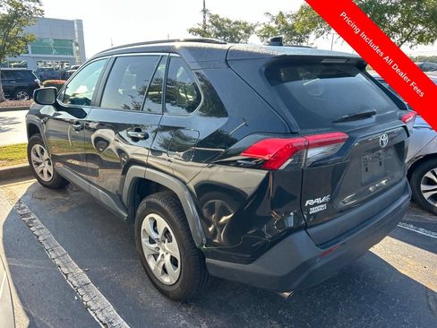 Used 2021 Toyota RAV4 LE FWD image 7