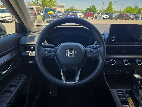 Used 2023 Honda CR-V EX image 15
