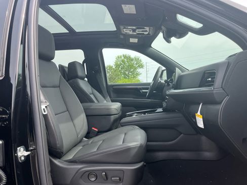 New 2026 Chevrolet Suburban Z71 image 29