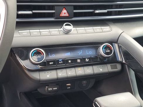 Certified 2025 Hyundai Elantra SEL FWD image 19