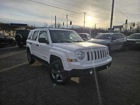 Used 2017 Jeep Patriot Sport image 2