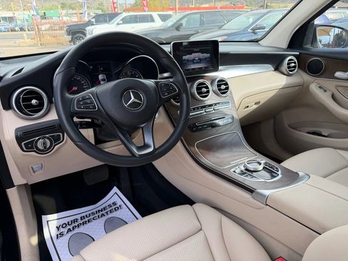 Used 2018 Mercedes-Benz GLC 300 w/ Premium Package image 14