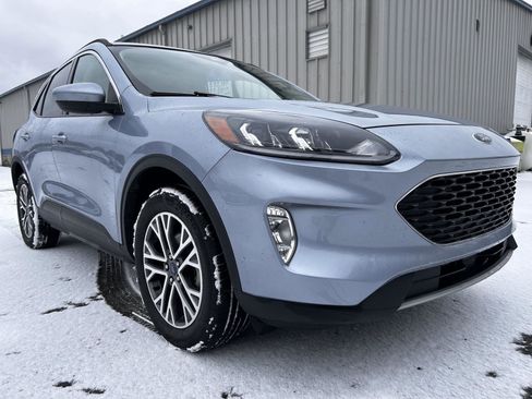 Used 2022 Ford Escape SEL w/ Technology Package image 3