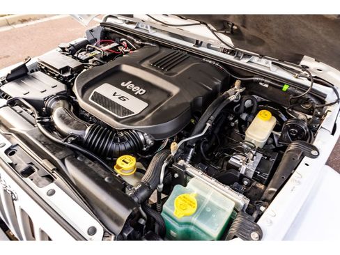 Used 2016 Jeep Wrangler Unlimited Sahara w/ Connectivity Group image 24