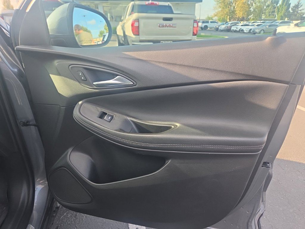 Used 2021 Buick Encore GX Essence AWD/4WD image 11